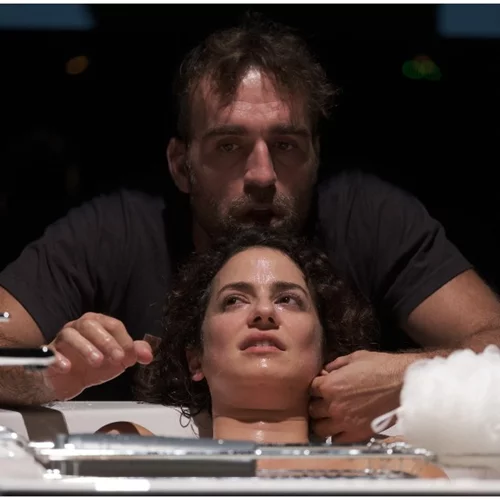 Δυο έργα με γερή υπόθεση και ωραία ένταση παίζονται για λίγο ακόμα στο Πόρτα